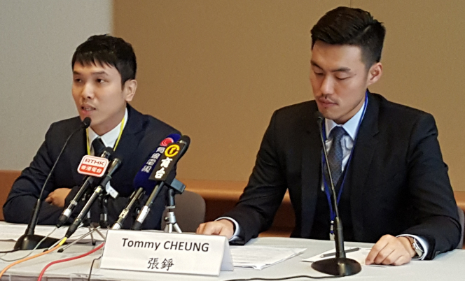 Dr Tommy Cheung, Clinical Assistant Professor of Department of Medicine, Li Ka Shing Faculty of Medicine, HKU (Right) explained research findings on blood lead level in the US population. Dr. Ching-lung Cheung, Assistant Professor of Department of Pharmacology and Pharmacy, Li Ka Shing Faculty of Medicine, HKU (Left) explained results of the clinical trial on phytosterol in Hong Kong participants.