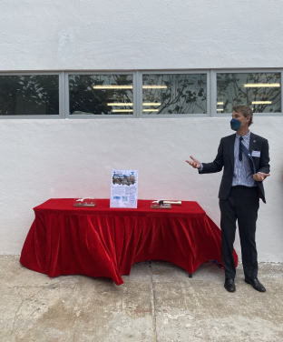 Image 6: Director of SWIMS Professor Gray A Williams introducing the mission of the ‘Restoring Hong Kong's Whale’ campaign, which focuses on raising funds to restore the icon of marine conservation in Hong Kong and to support outreach activities at SWIMS.