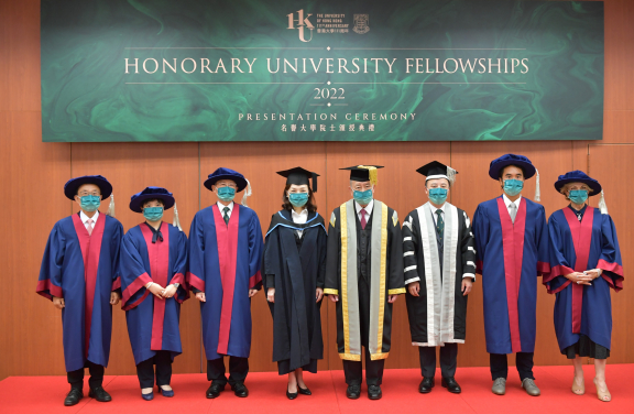 (From left) Professor Philip WONG Hon Sum; Ms Karen CHEUNG Tih Loh; Professor CHENG Kai Ming; Ms. Priscilla Wong Pui-sze, Council Chairman of HKU; Dr the Honourable Sir David Li, Pro-Chancellor of HKU; Professor Xiang Zhang, President and Vice-Chancellor of HKU; Dr Adrian CHENG Chi Kong and Mrs Jill GALLIE