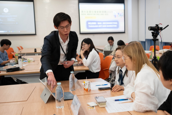 HKU student teams presented their social innovation proposals to the judging panel during the presentation competition.
