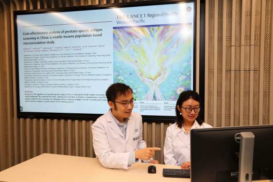 A study from HKUMed demonstrates that prostate-specific antigen (PSA) screening can significantly reduce the incidence of advanced-stage prostate cancer and mortality rate. The research is led by Dr Na Rong (left) from the Department of Surgery, and Professor Li Xue  from the Department of Medicine, both under the School of Clinical Medicine at HKUMed.